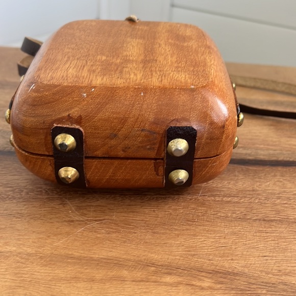 Vintage wood and leather crossbody - Picture 10 of 17